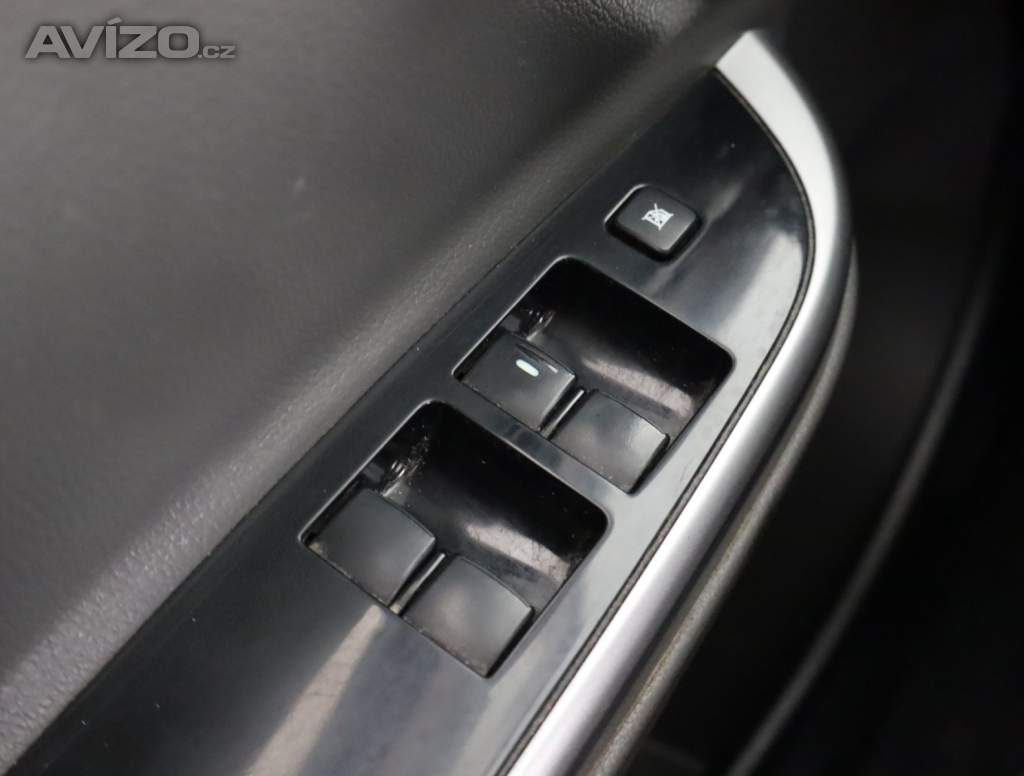 Foto inzerátu Mitsubishi L200 2.4 DI-D