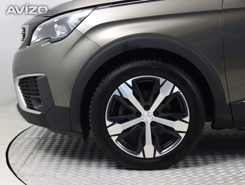 Foto inzerátu Peugeot 5008 1.5 BlueHDi