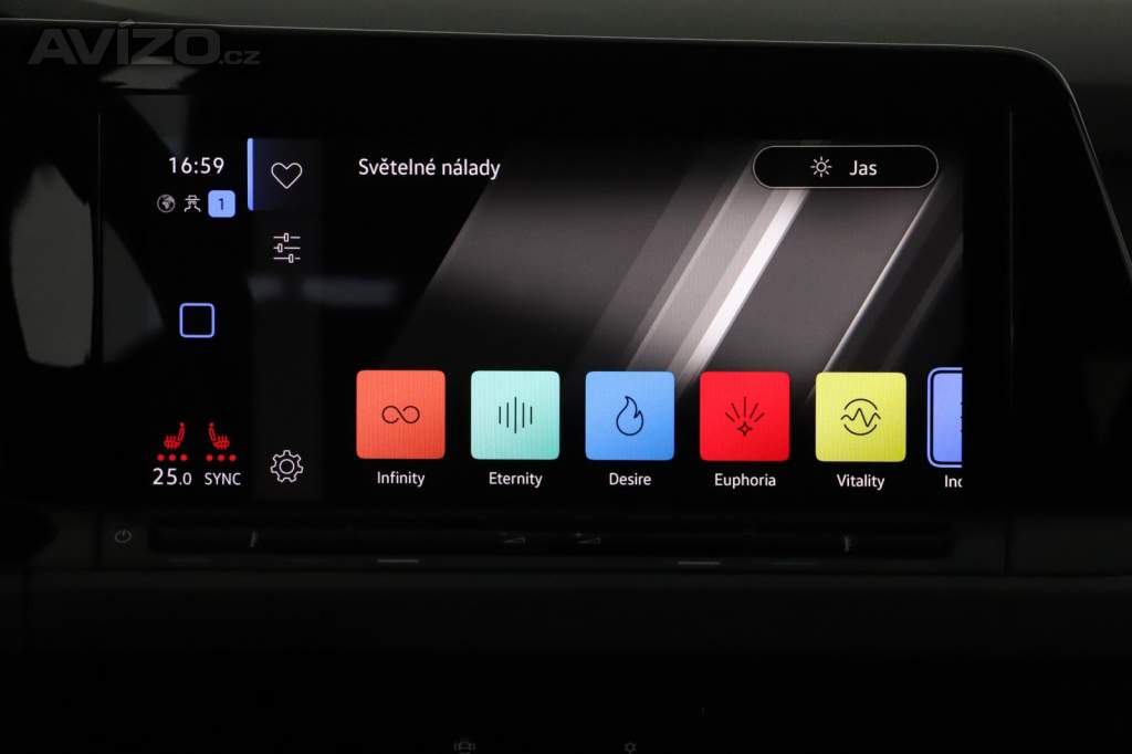 Foto inzerátu Volkswagen Golf 1.5 eTSI