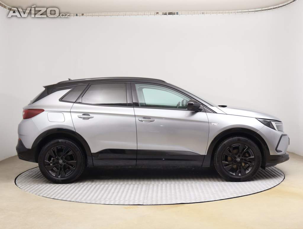 Foto inzerátu Opel Grandland 1.2 Turbo