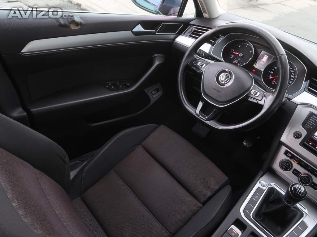 Foto inzerátu Volkswagen Passat 2.0 TDI