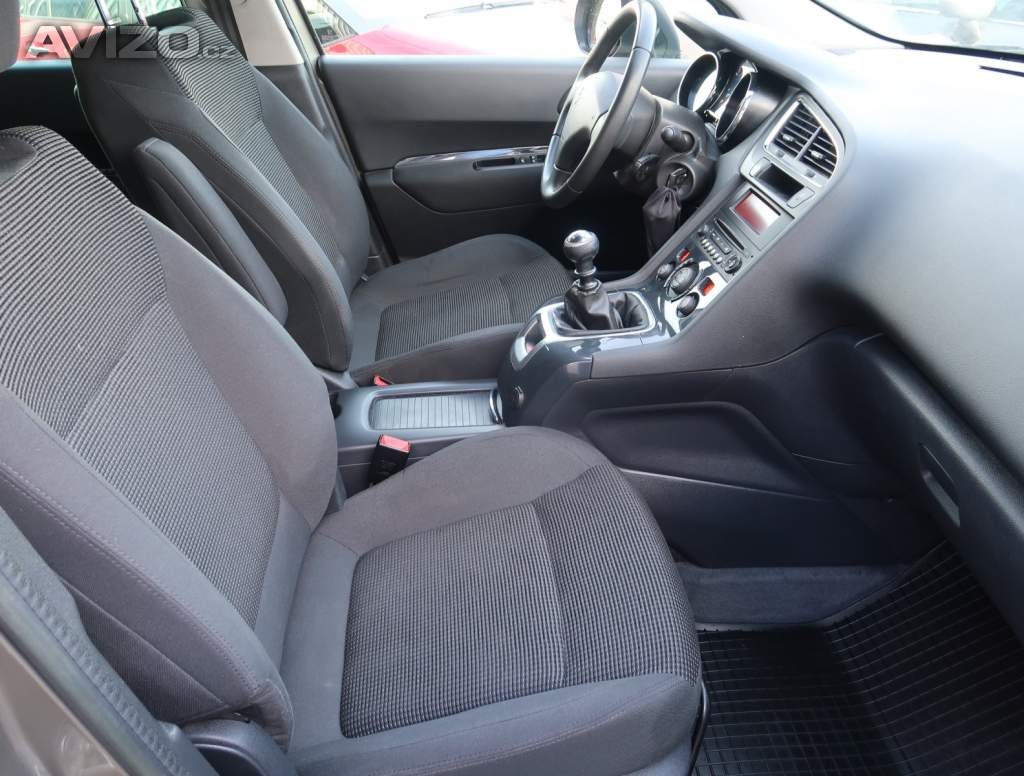 Foto inzerátu Peugeot 5008 1.6 HDi