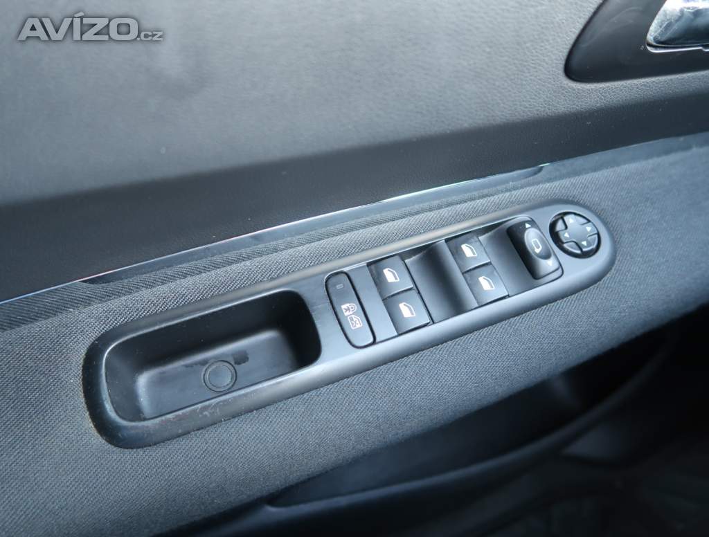 Foto inzerátu Peugeot 5008 1.6 HDi