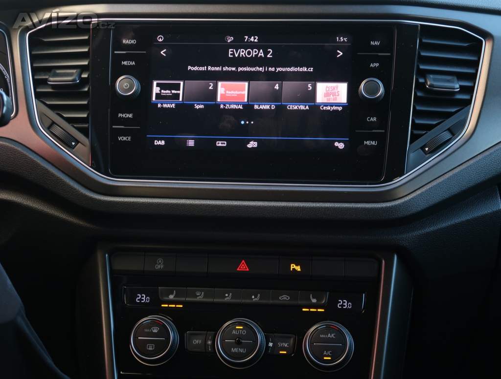 Foto inzerátu Volkswagen T-Roc 1.6 TDI