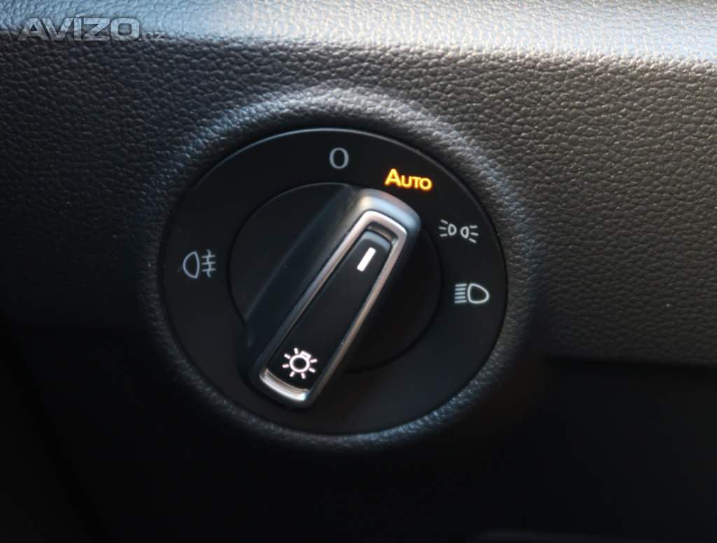 Foto inzerátu Volkswagen T-Roc 1.6 TDI