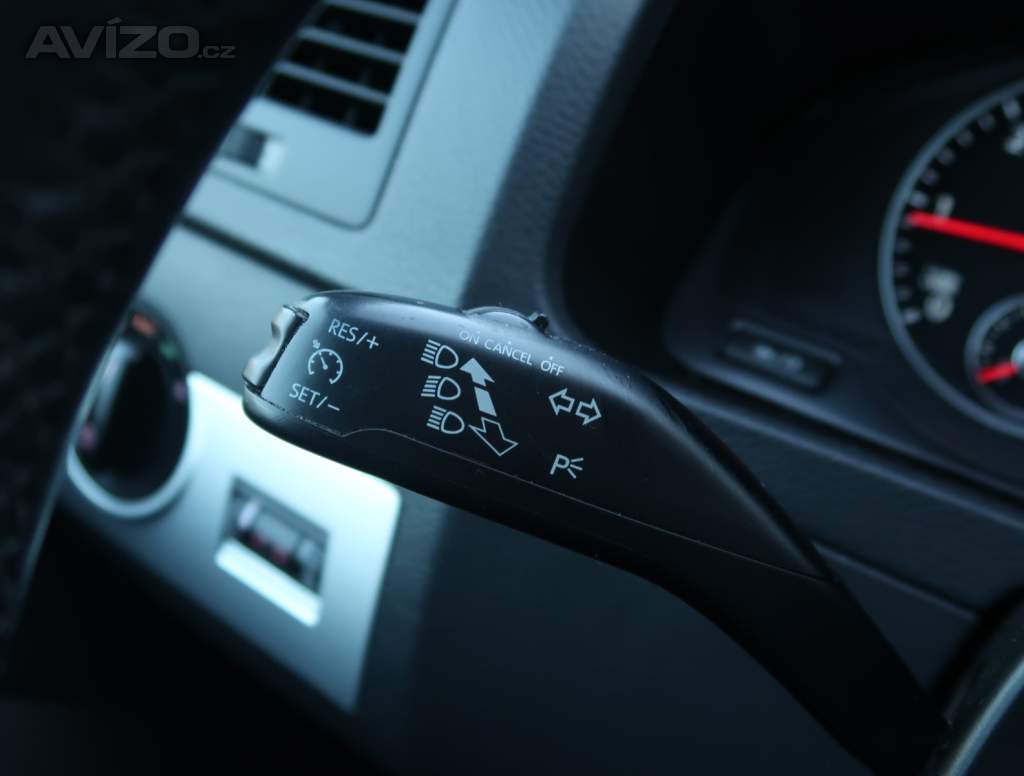 Foto inzerátu Volkswagen Multivan 2.0 TDI