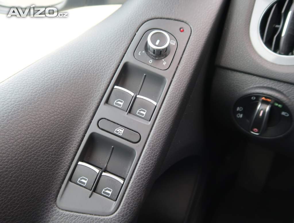 Foto inzerátu Volkswagen Tiguan 2.0 TSI