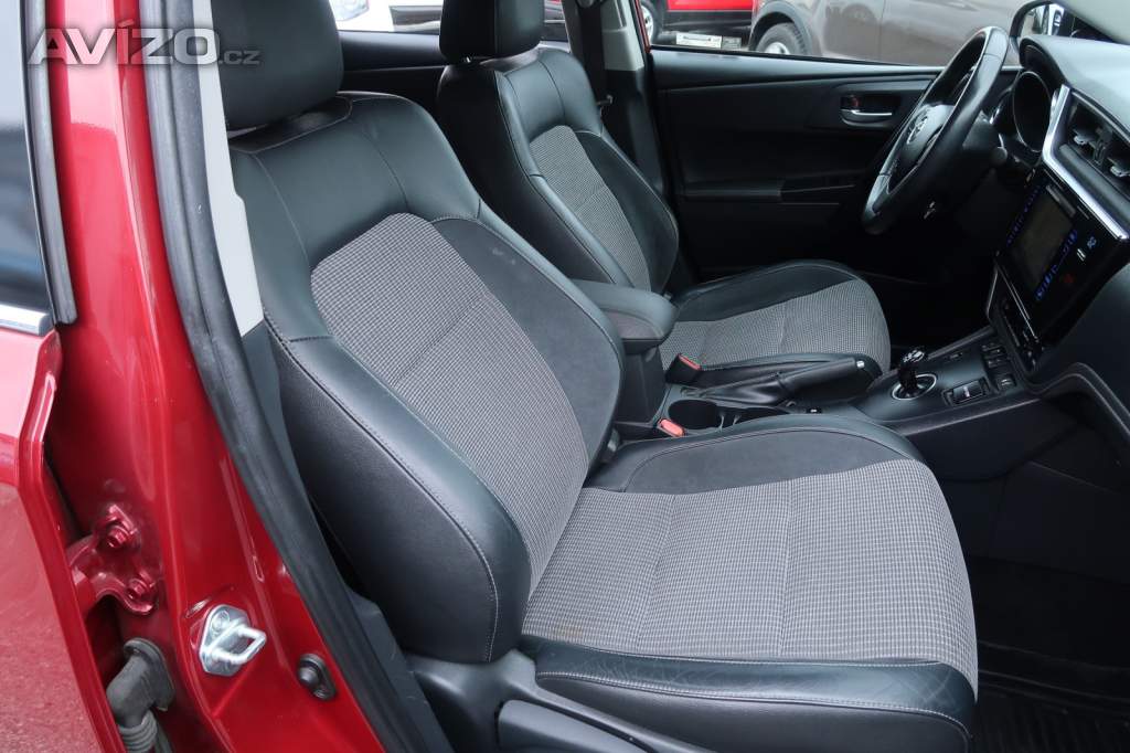 Foto inzerátu Toyota Auris Hybrid