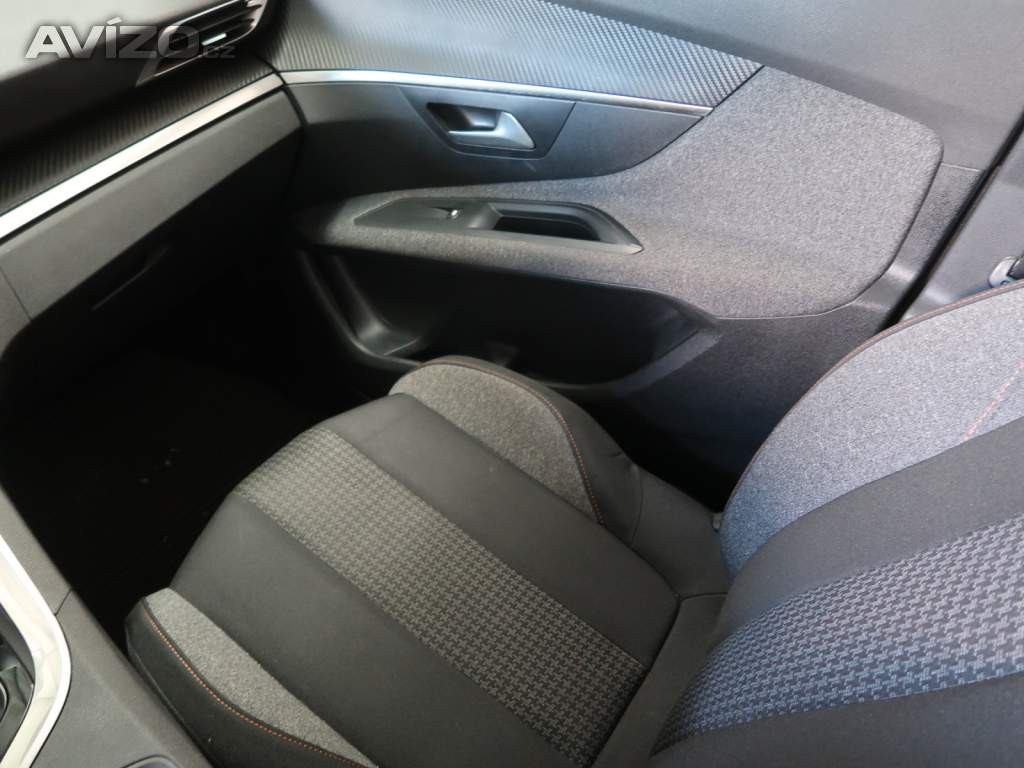 Foto inzerátu Peugeot 3008 1.2 PureTech