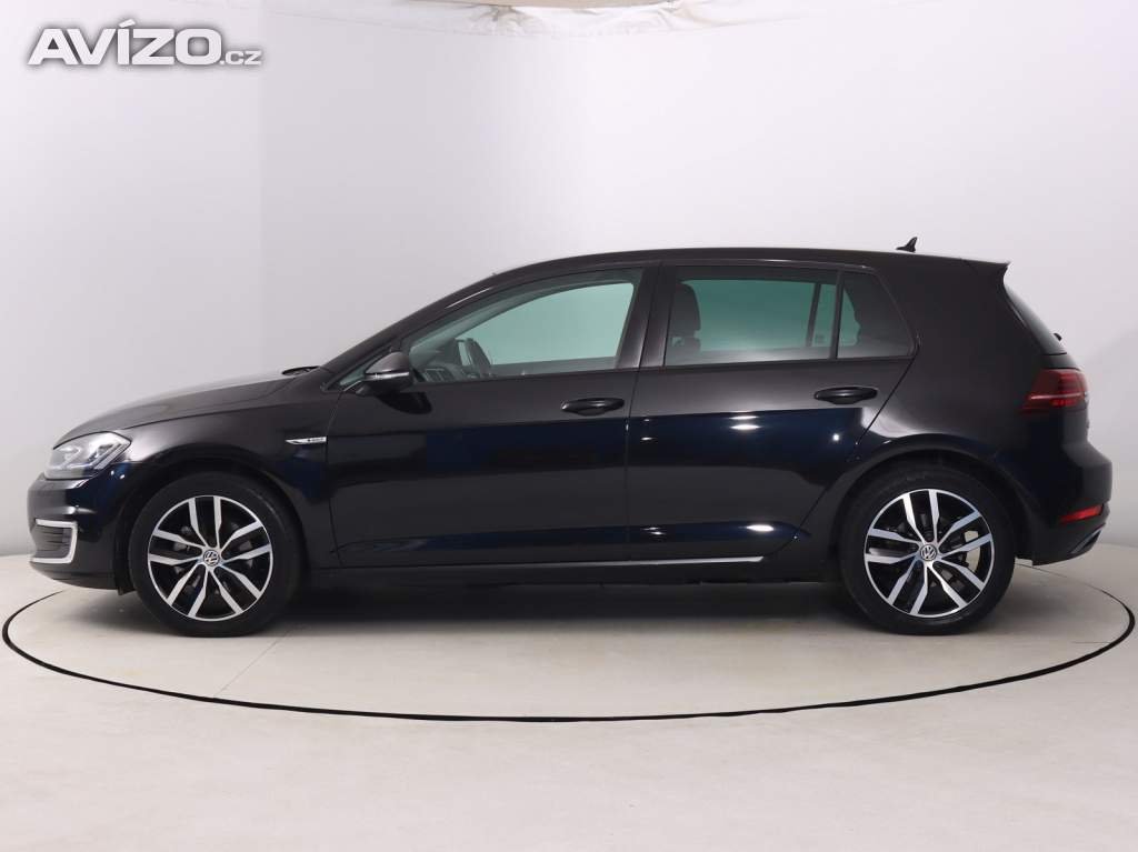 Foto inzerátu Volkswagen e-Golf 32 kWh - 37 Ah