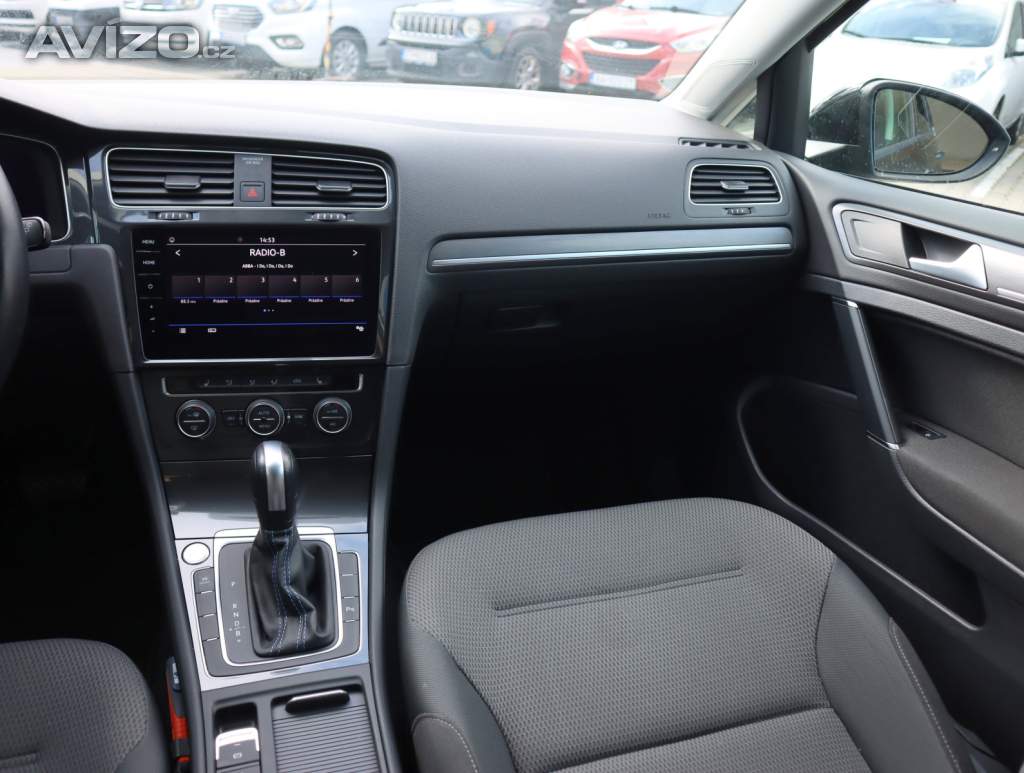 Foto inzerátu Volkswagen e-Golf 32 kWh - 37 Ah