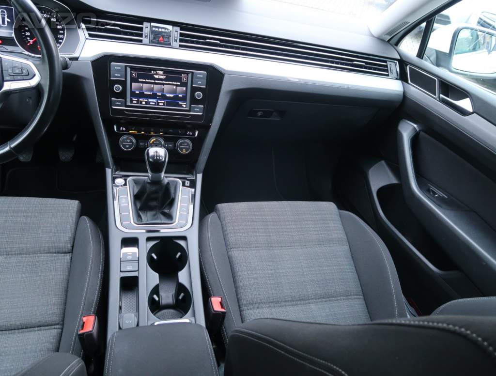 Foto inzerátu Volkswagen Passat 1.5 TSI