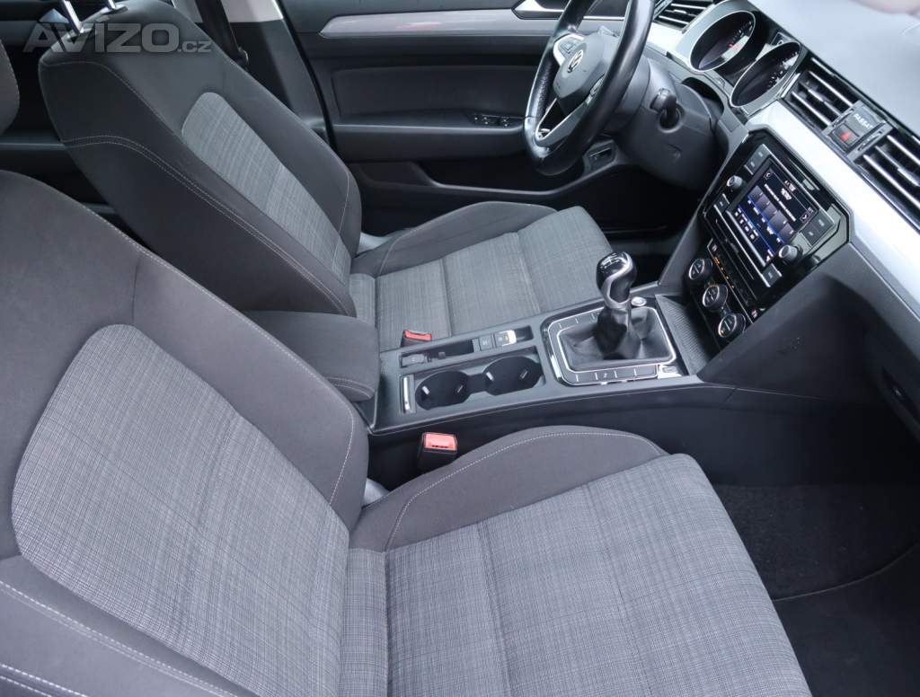 Foto inzerátu Volkswagen Passat 1.5 TSI