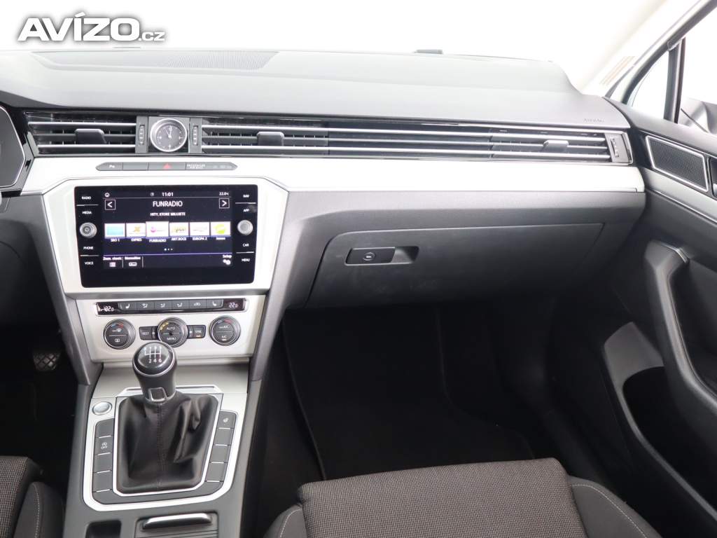 Foto inzerátu Volkswagen Passat 1.5 TSI