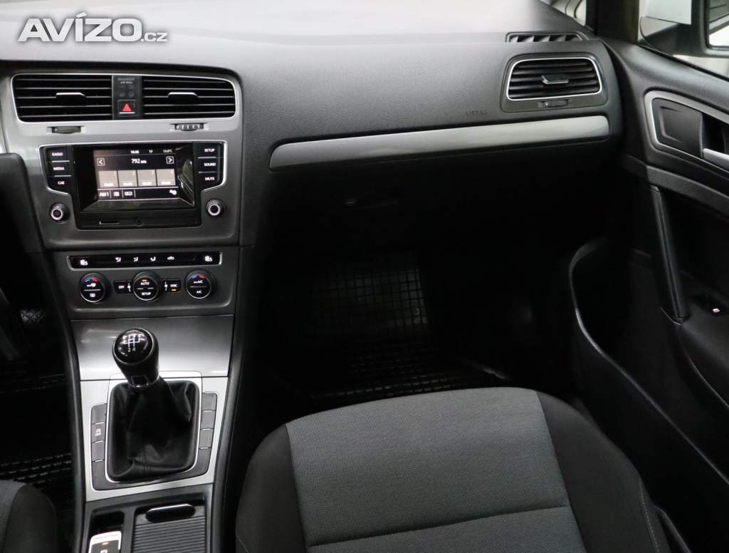 Foto inzerátu Volkswagen Golf 1.6 TDI