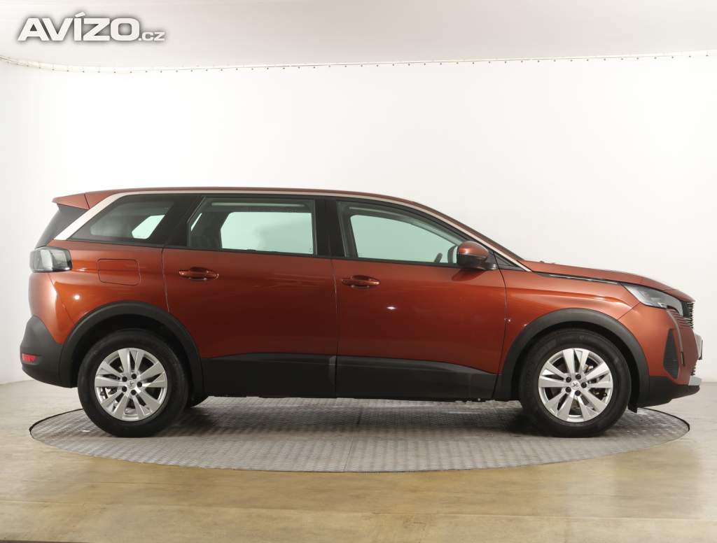 Foto inzerátu Peugeot 5008 PureTech 130