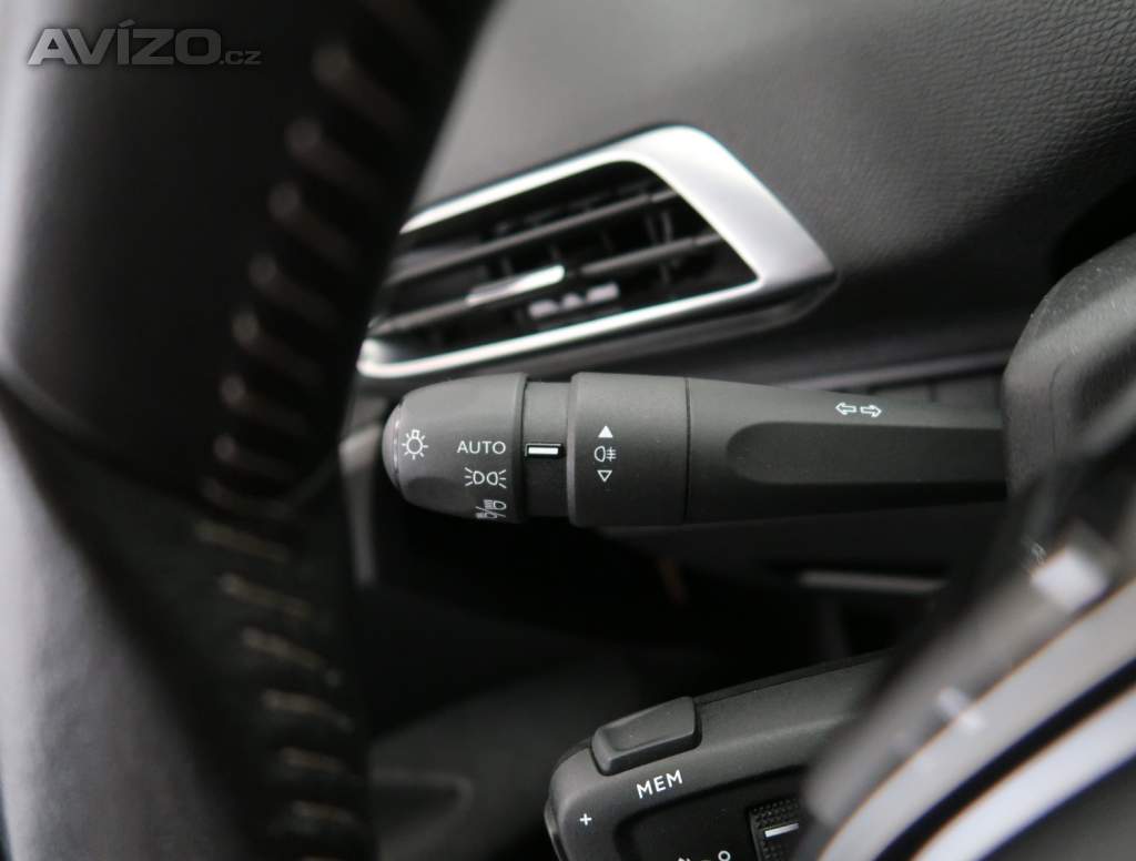 Foto inzerátu Peugeot 5008 PureTech 130