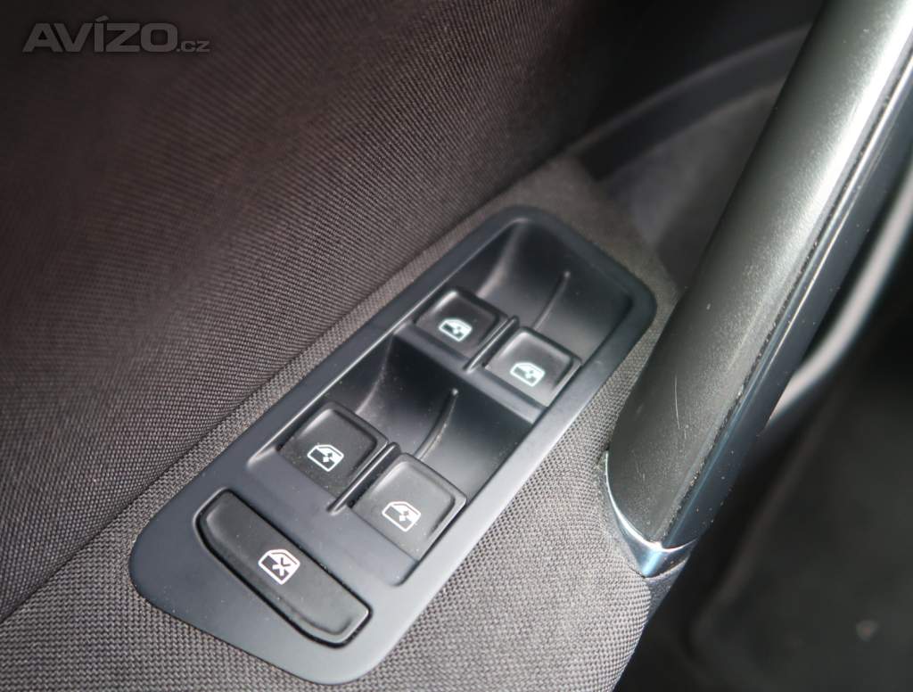 Foto inzerátu Volkswagen Golf 1.6 TDI