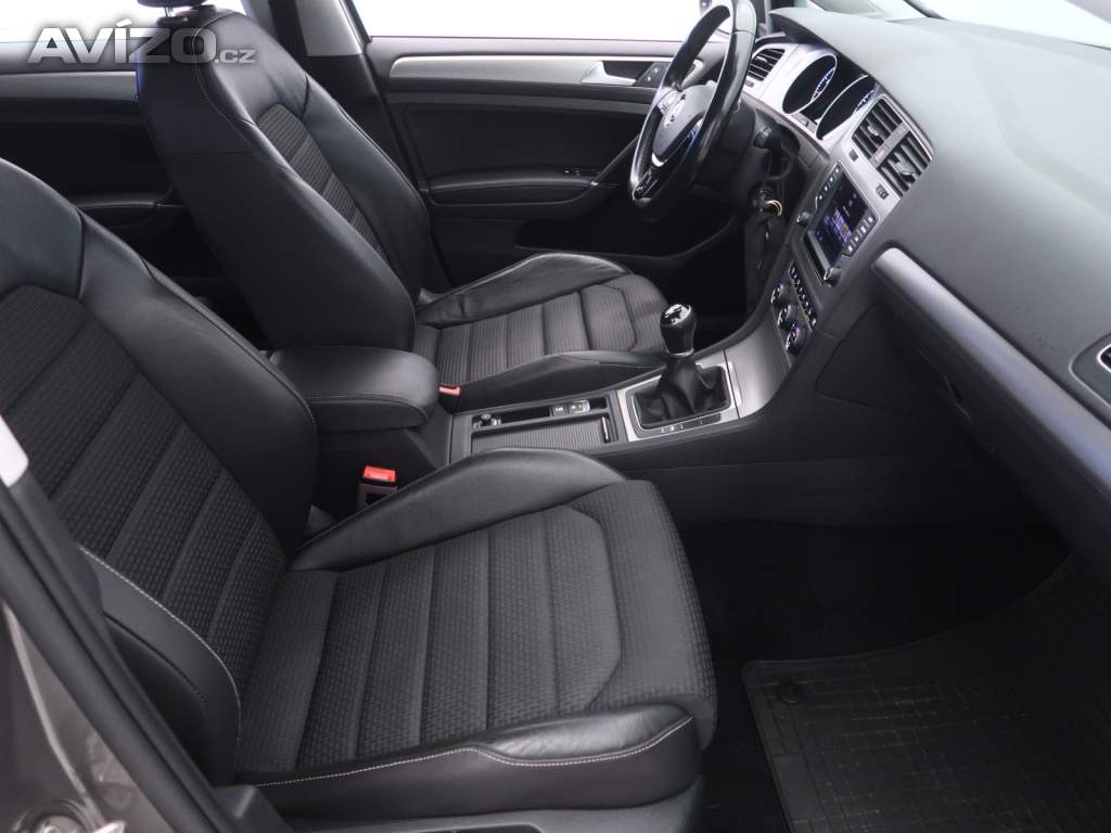 Foto inzerátu Volkswagen Golf 1.2 TSI