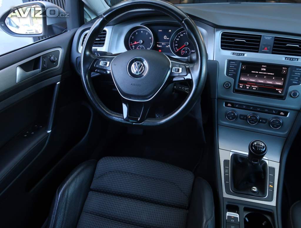 Foto inzerátu Volkswagen Golf 1.2 TSI