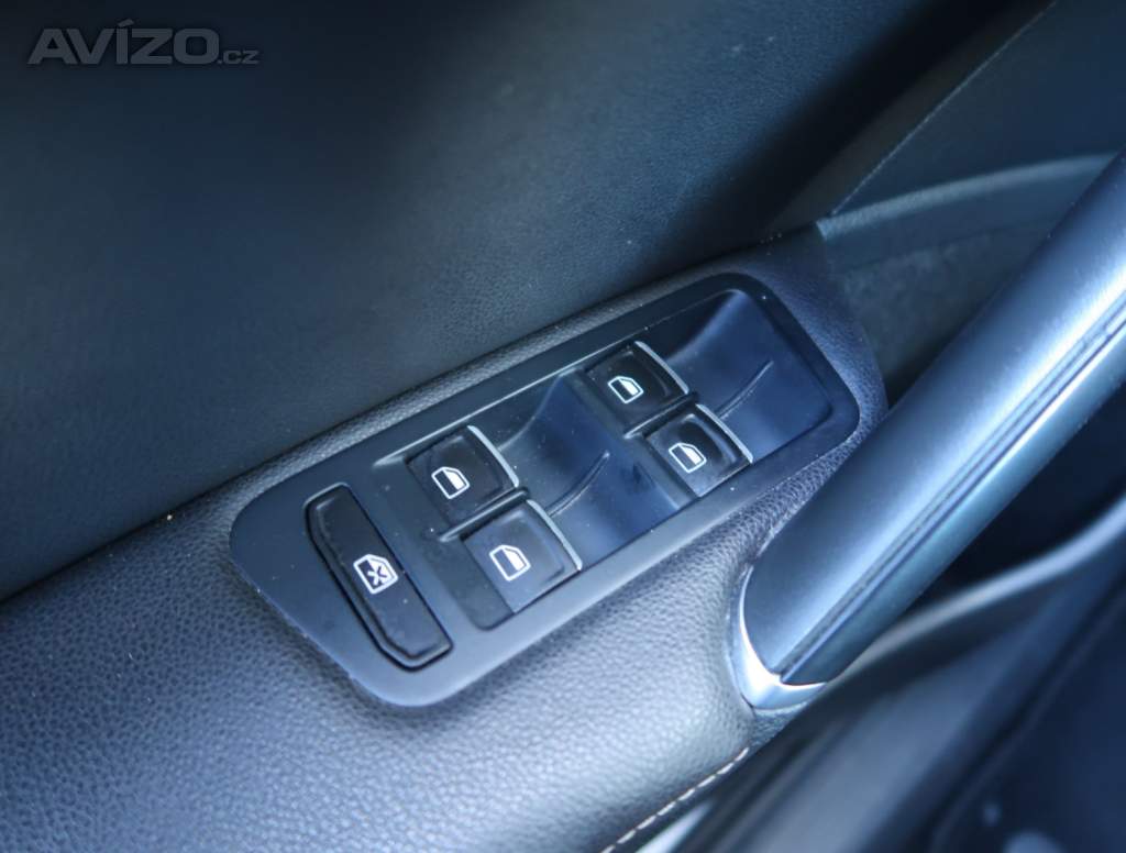 Foto inzerátu Volkswagen Golf 1.2 TSI