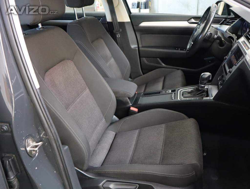 Foto inzerátu Volkswagen Passat 2.0 TDI