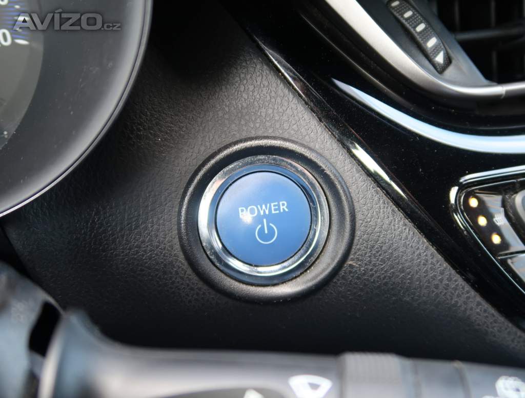 Foto inzerátu Toyota C-HR 1.8 Hybrid