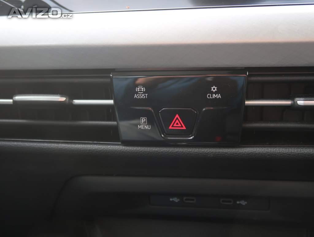 Foto inzerátu Volkswagen Golf 1.0 eTSI