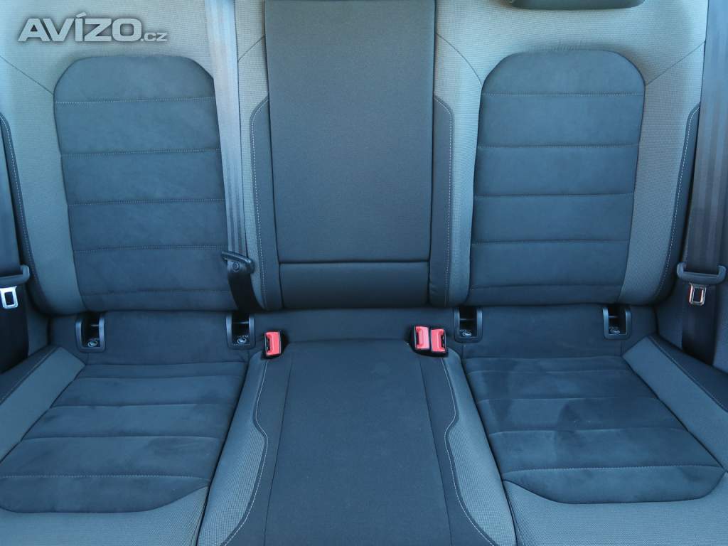 Foto inzerátu Volkswagen Golf 1.0 TSI