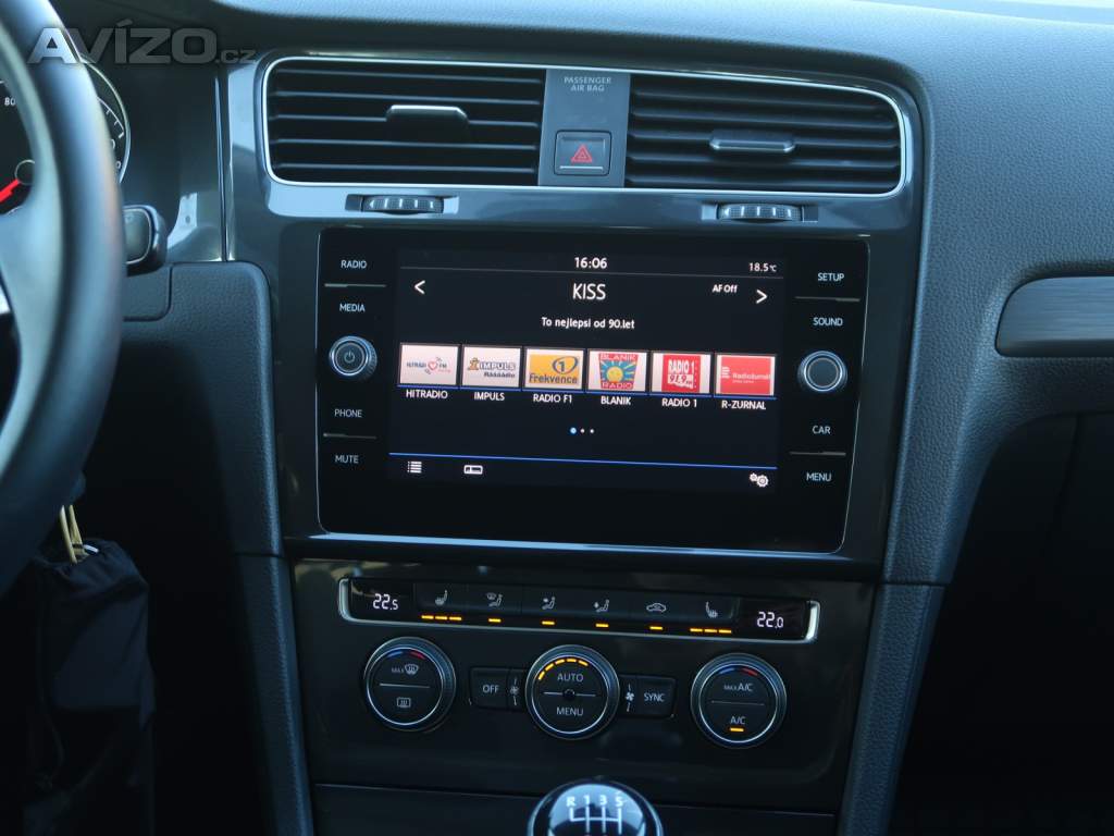 Foto inzerátu Volkswagen Golf 1.0 TSI