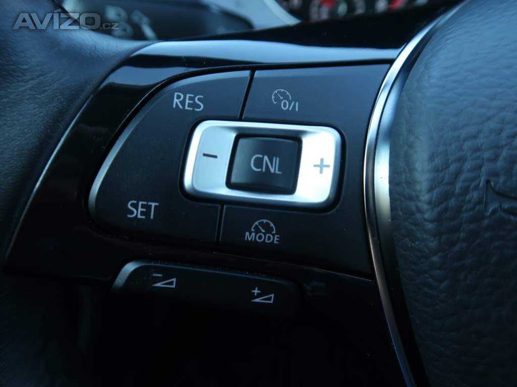 Foto inzerátu Volkswagen Golf 1.0 TSI