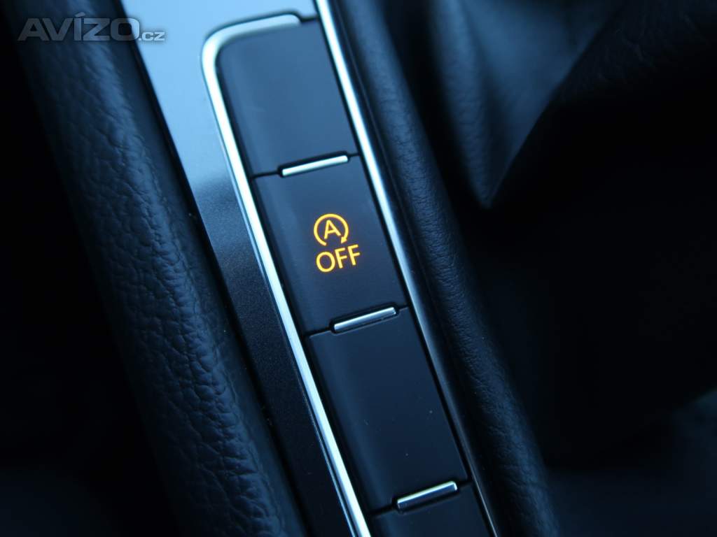 Foto inzerátu Volkswagen Golf 1.0 TSI