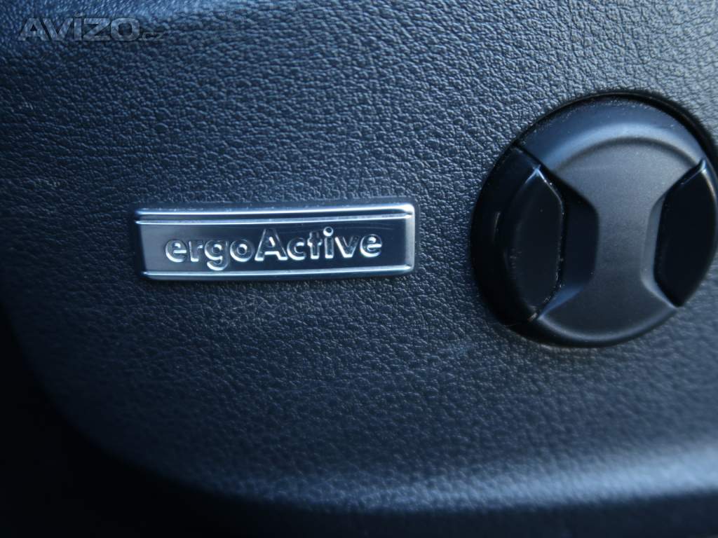 Foto inzerátu Volkswagen Golf 1.0 TSI