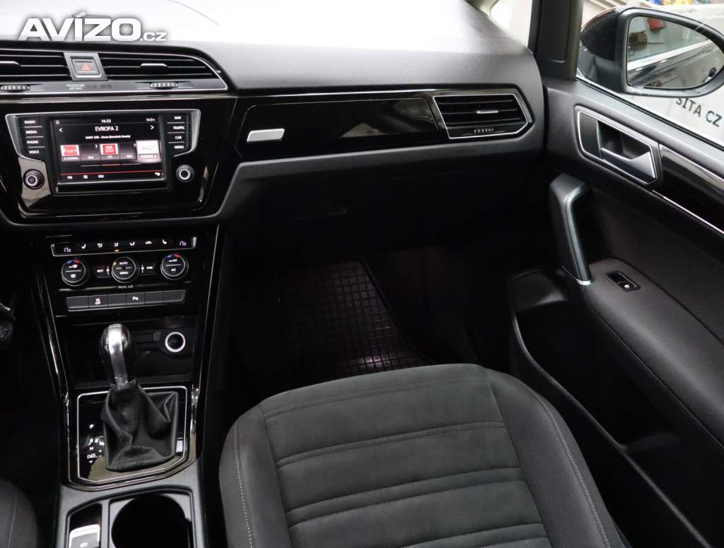 Foto inzerátu Volkswagen Touran 2.0 TDI