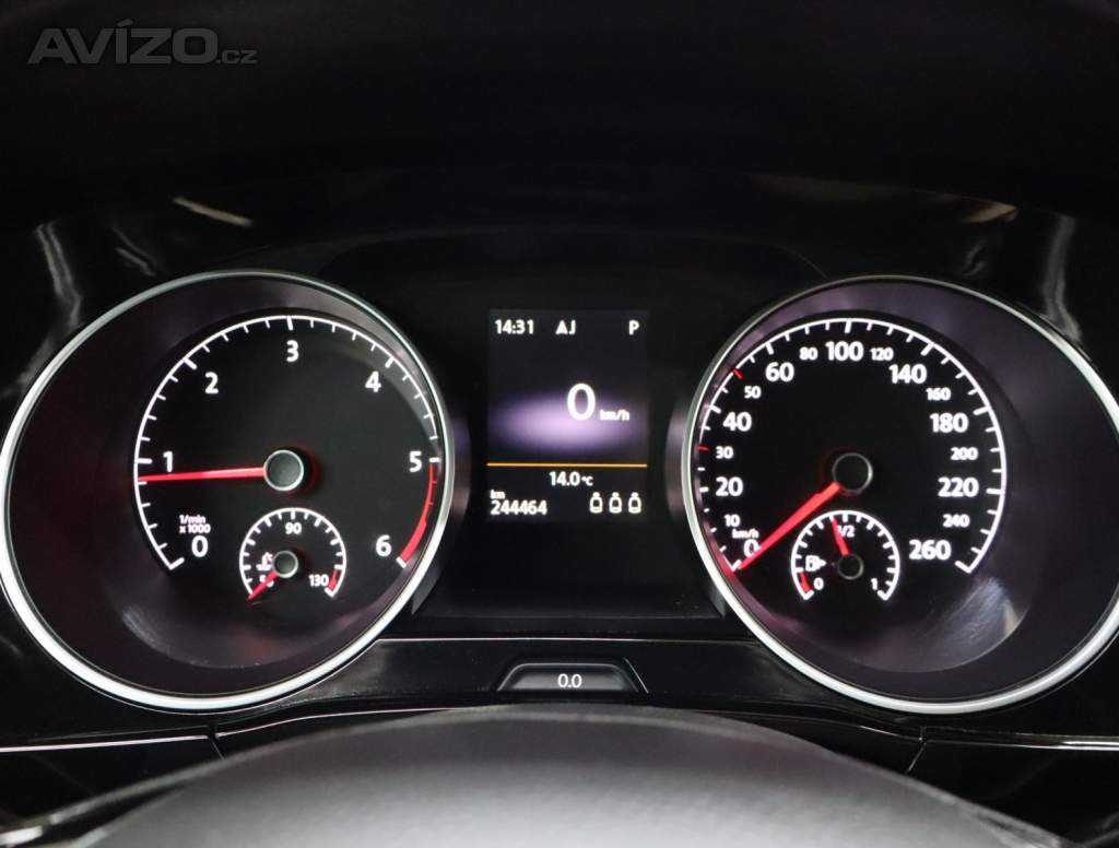 Foto inzerátu Volkswagen Touran 2.0 TDI