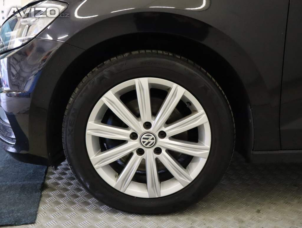 Foto inzerátu Volkswagen Touran 2.0 TDI