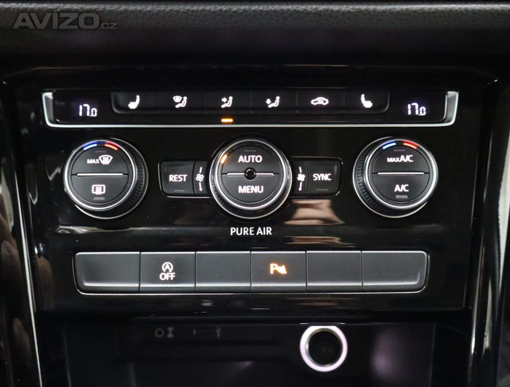 Foto inzerátu Volkswagen Touran 2.0 TDI