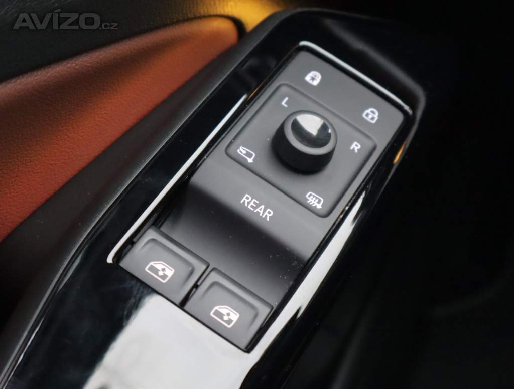 Foto inzerátu Volkswagen ID.4 Pro Perf. (82 kWh)