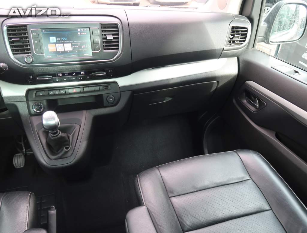 Foto inzerátu Peugeot Traveller 2.0 BlueHDi