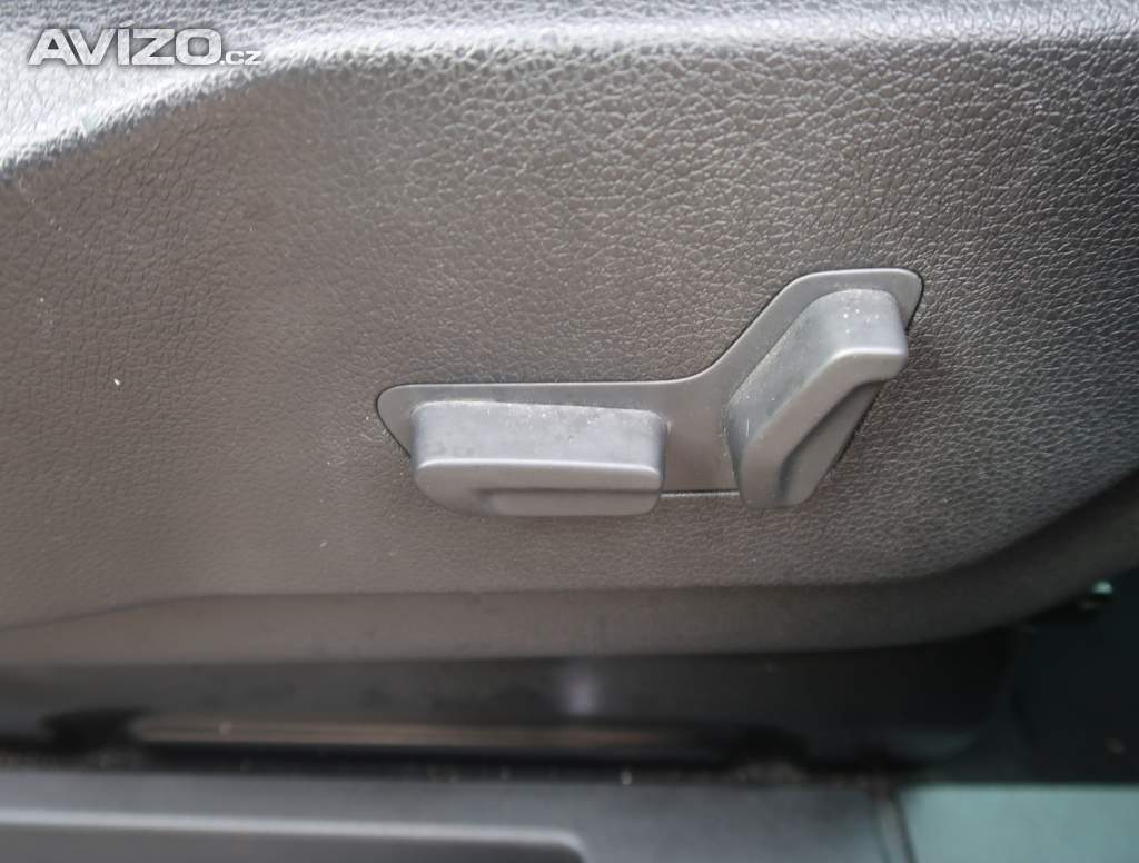 Foto inzerátu Peugeot Traveller 2.0 BlueHDi