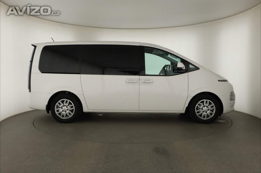 Foto inzerátu Hyundai Staria 2.2 CRDi