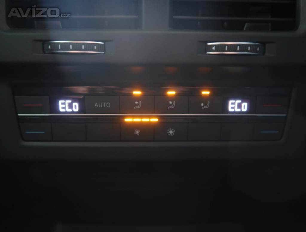 Foto inzerátu Volkswagen Touareg 3.0 TDI