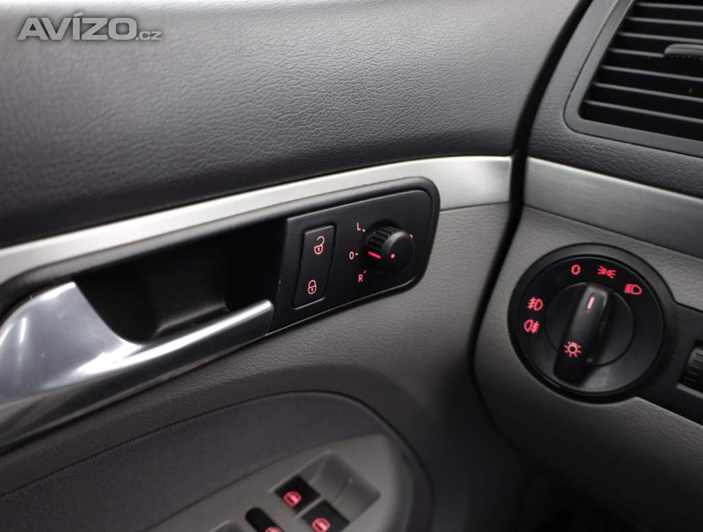 Foto inzerátu Volkswagen Touran 2.0 TDI