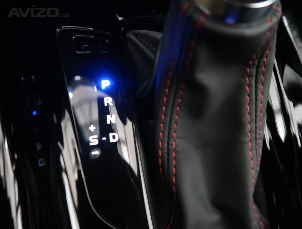 Foto inzerátu Toyota C-HR 2.0 Hybrid