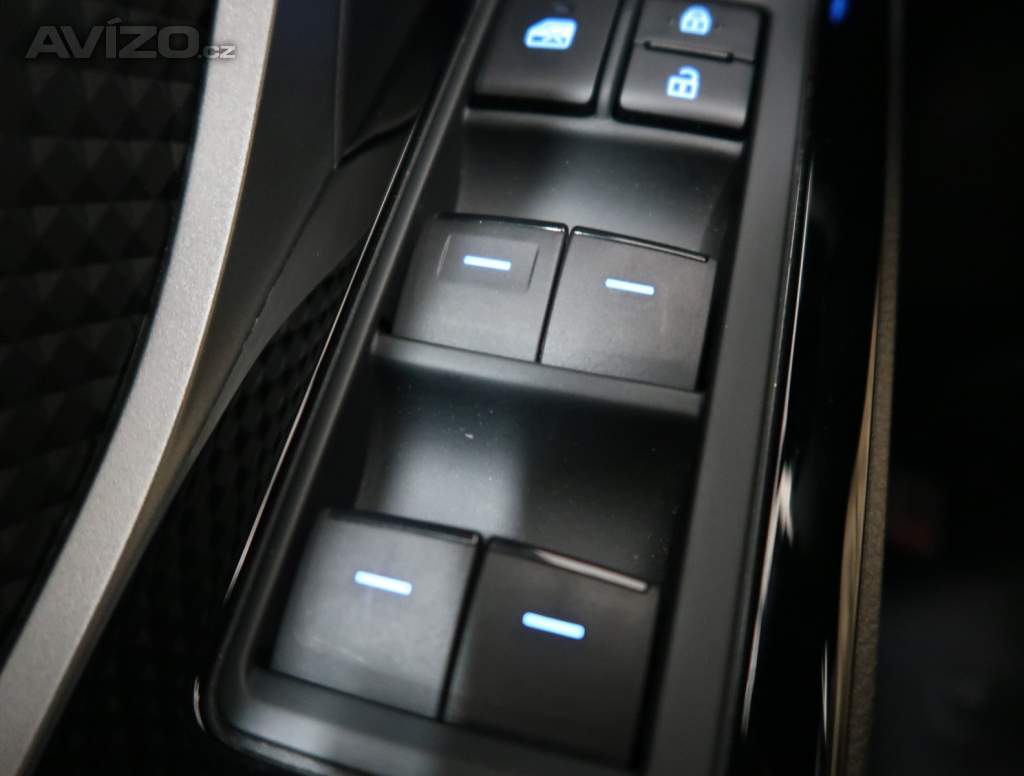 Foto inzerátu Toyota C-HR 2.0 Hybrid