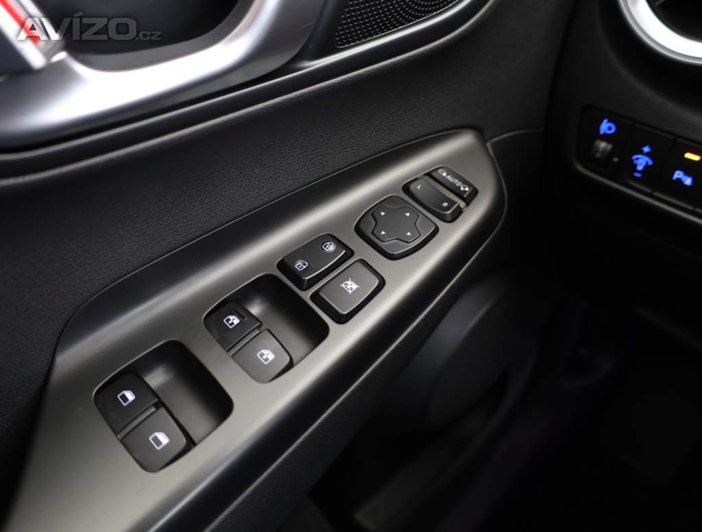 Foto inzerátu Hyundai Kona Electric 64 kWh