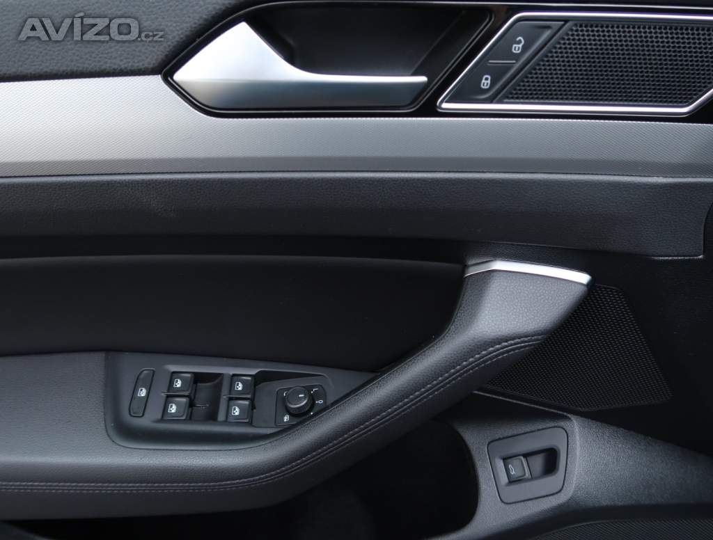 Foto inzerátu Volkswagen Passat 2.0 TDI