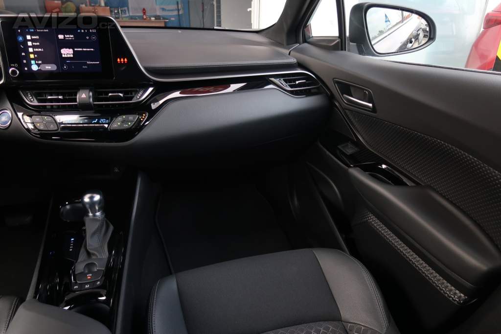 Foto inzerátu Toyota C-HR 1.8 Hybrid