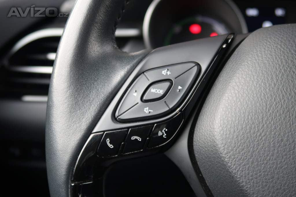 Foto inzerátu Toyota C-HR 1.8 Hybrid