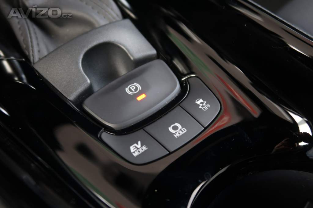 Foto inzerátu Toyota C-HR 1.8 Hybrid